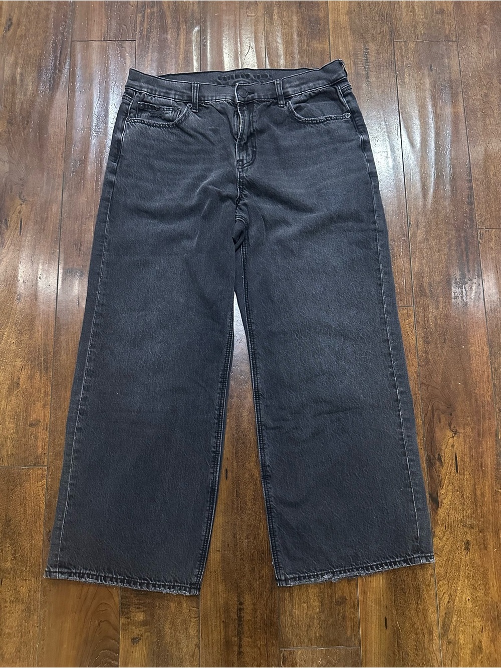 Wide-Leg Crop Black Jeans - Classic Casual Fit